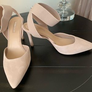 Antonio Melani Stelena Pumps